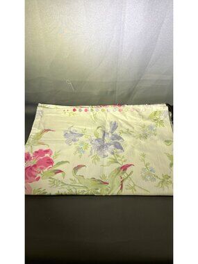 35" x 50" Vintage Floral Fabric Panel With Purple & Pink Flowers Pattern